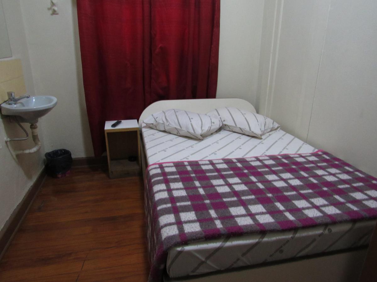 Hotel Moraes a 10 minutos da 25 de Março,Brás,Bom Retiro,a 2 minutos do Mirante Sampa Sky e pista de Skate Anhangabaú San Paolo Esterno foto