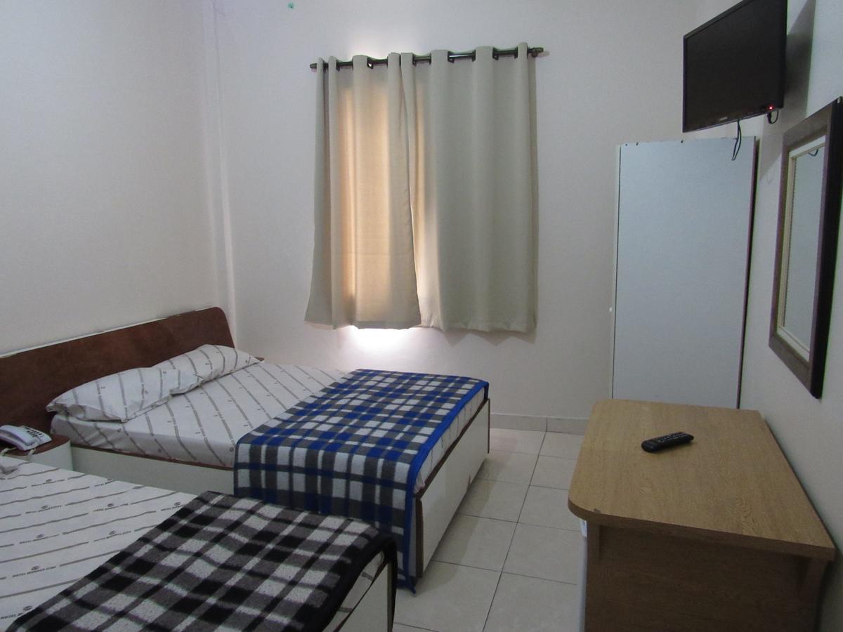 Hotel Moraes a 10 minutos da 25 de Março,Brás,Bom Retiro,a 2 minutos do Mirante Sampa Sky e pista de Skate Anhangabaú San Paolo Esterno foto