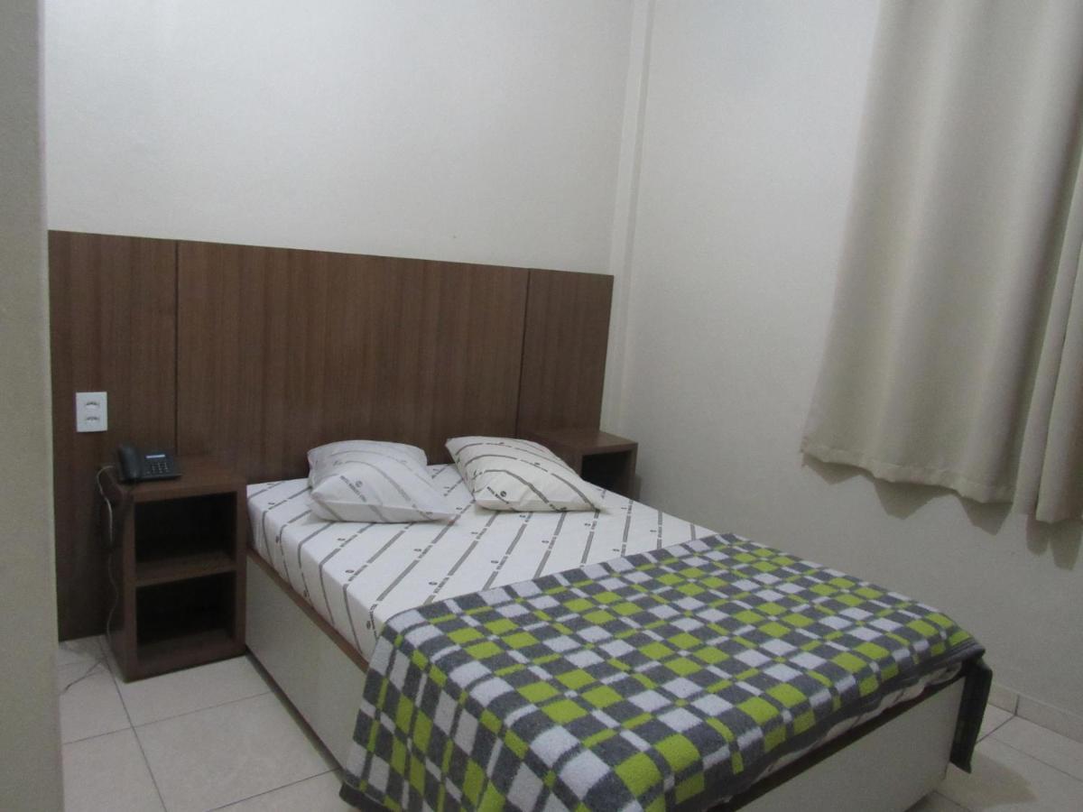 Hotel Moraes a 10 minutos da 25 de Março,Brás,Bom Retiro,a 2 minutos do Mirante Sampa Sky e pista de Skate Anhangabaú San Paolo Esterno foto