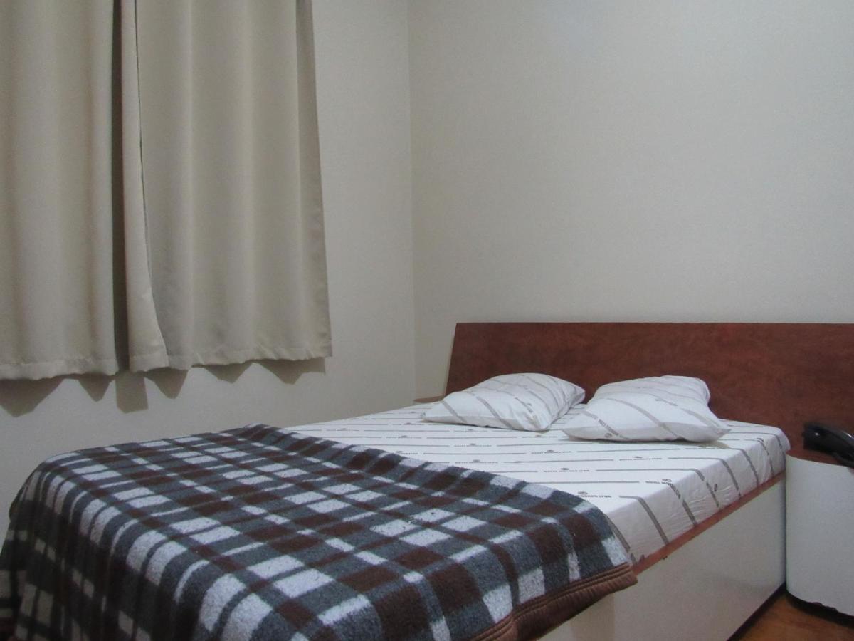 Hotel Moraes a 10 minutos da 25 de Março,Brás,Bom Retiro,a 2 minutos do Mirante Sampa Sky e pista de Skate Anhangabaú San Paolo Esterno foto